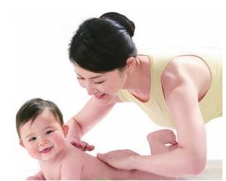 六步婴儿抚触法 提高宝宝免疫力_大申网_腾讯
