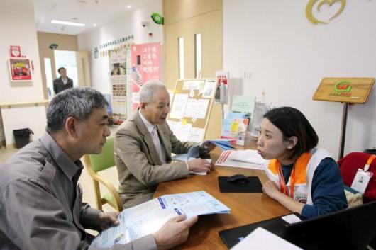 上海推出社区养老顾问试点,做老人的包打听和