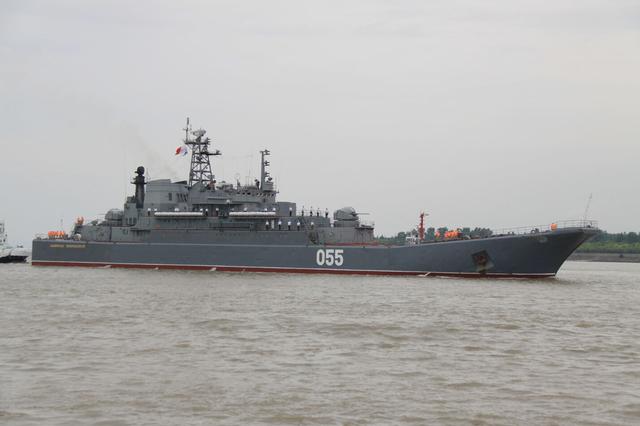 中俄舰艇首次混编,明起在东海演习