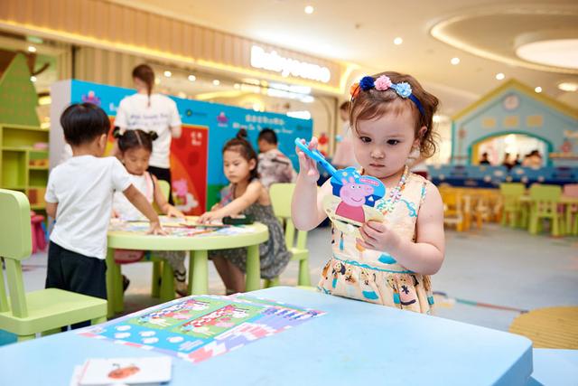 小猪佩奇携手彩虹特工队 健康生活方式带入家