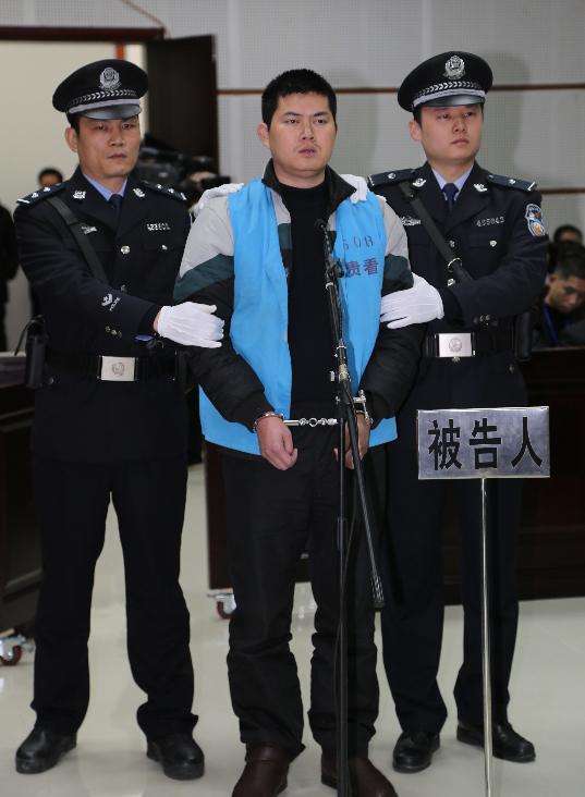 广西贵港市中级人民法院17日下午就平南县公安局民警胡平故意杀人案