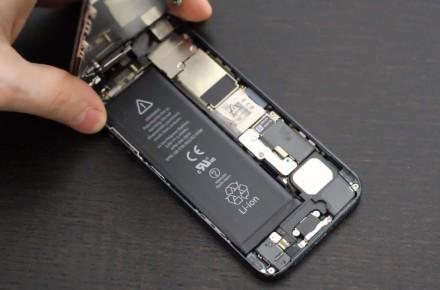 老iPhone用户扎推换电池 致苹果库存告急