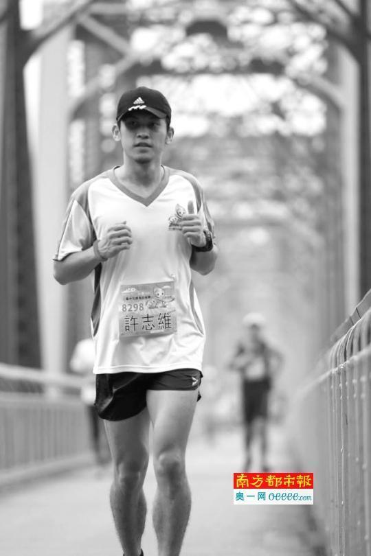 中山大学引进台湾老师 学生称其颜值爆表