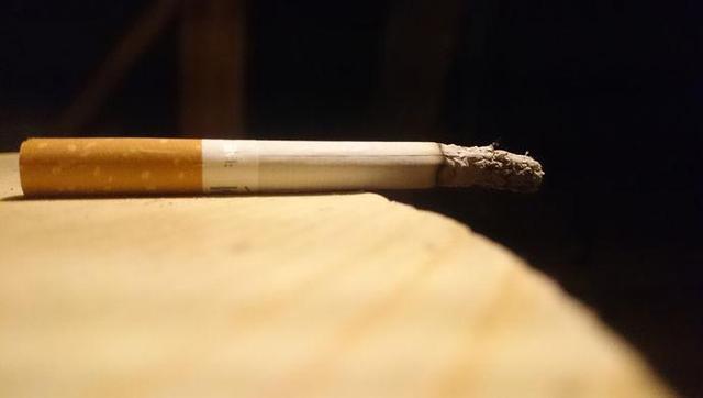 "很多人心里想着戒烟,但是缺少一个