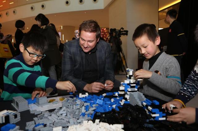 乐高星球大战R2-D2模型首次亮相中国内地
