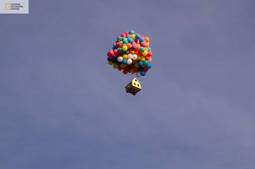 300气球实现飞屋奇遇记