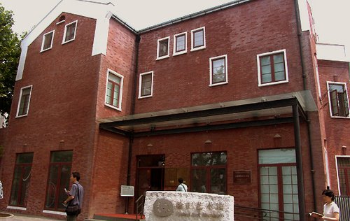 3,徐汇艺术馆 地址:上海徐汇区淮海中路1413号(复兴路口)