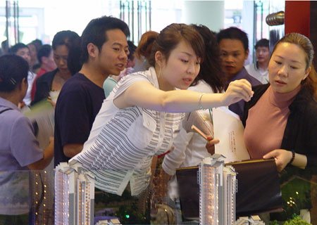 开发商:谁卖房都给提成 楼市进入全民卖房时代