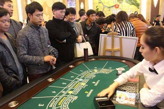 11月8日诸暨万达营销中心携萧蔷华彩绽放_房