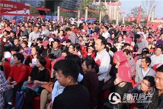 股市持续飚绿 绍兴市民转向房地产市场