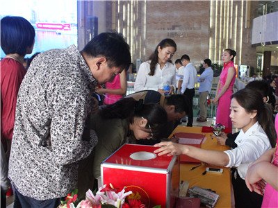 互联网时代的商业模式创新论坛隆重举行