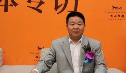 天山集团董事局副主席吴振岭先生现场答记者问