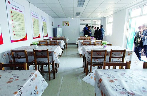 石家庄首家"托老所"挂牌 无偿照顾空巢老人