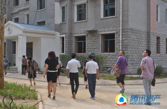腾讯看房团走进易水龙脉 花园蛋糕DIY圆满结束