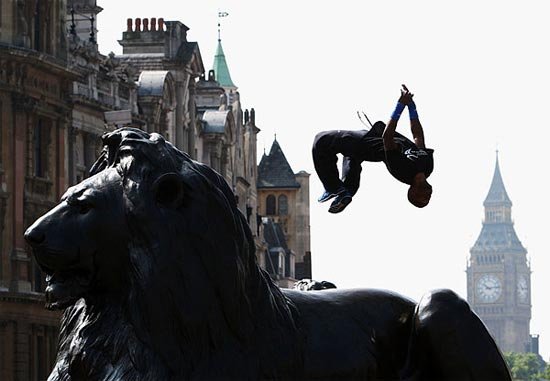 组图:世界跑酷高手展身手 8月决战伦敦_图片站
