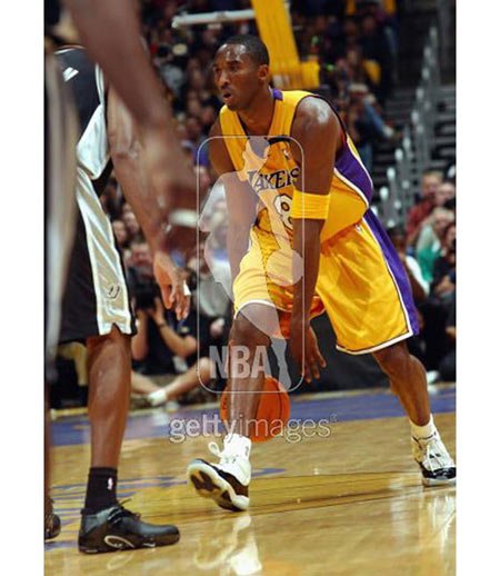 飞侠对飞人的致敬--科比穿过所有乔丹鞋一览_