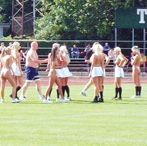 组图:体坛<em>女子</em>球队<em>裸照</em>盘点 为生计不惜一脱_