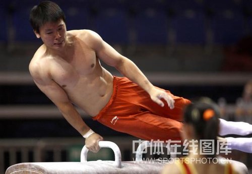 组图:全国体操冠军赛在即 何可欣黄旭训练_体操图片_体育_腾讯网