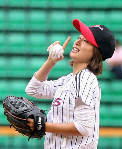 组图:<em>棒球</em>赛<em>开球美女</em>大盘点_<em>美女</em>花边_体育_腾