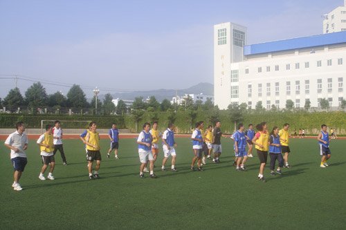 组图:校园足球云南开远校长、指导员培训班_校