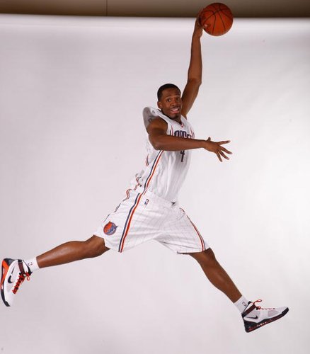 组图:夏洛特山猫队媒体日 布朗率众弟子亮相_