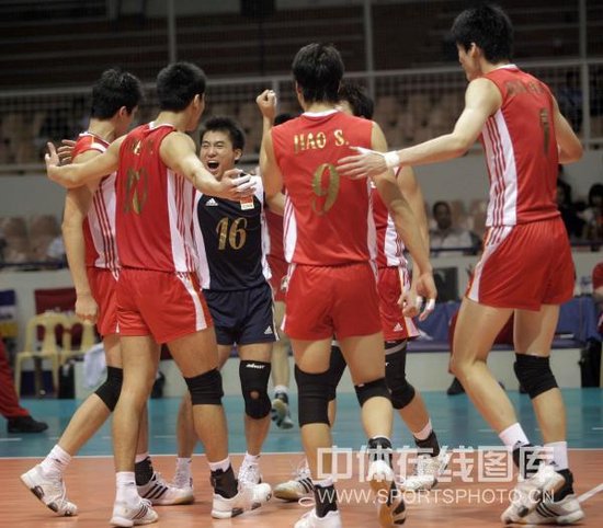 世界男排排名_世界男排名将扣球照片