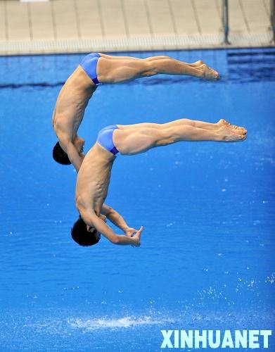 组图:全运会跳水比赛 男子双人10米台赛况_精