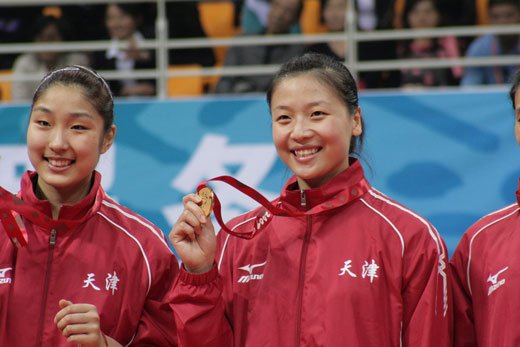 组图:全运会天津女排卫冕