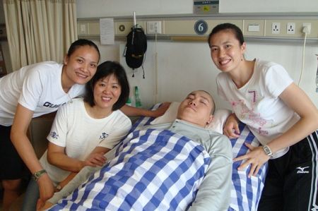 接到广州 陪爱妻追随郎平征战联赛_<em>中国女排</em>_