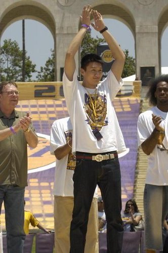 ���������ϣ�2��ǰ���ý���NBA ĸ�Ӳ�����