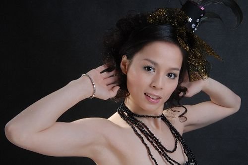 组图:蹦床公主黄珊汕变身<em>性感</em>娇娃印度<em>美女</em>_体