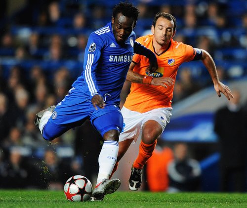 图文:切尔西vs阿普尔 埃辛破门瞬间_国际足球