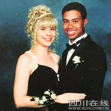 伍兹初恋情人照片曝光成老虎寻找情人范本_综