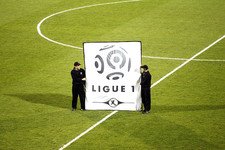 法国足球甲级联赛法甲-姆巴佩双响梅西复出 巴黎5-0阿雅克肖6分领跑