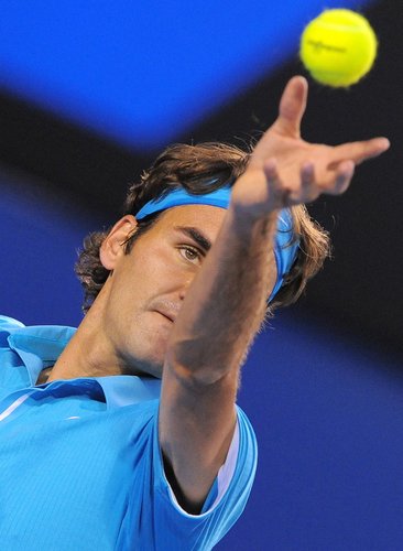 图文:澳网决赛费德勒PK穆雷 费牛发球威力大