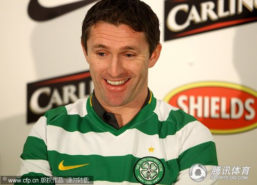 图文:基恩加盟苏超凯尔特人 笑对记者提问_体育_腾讯网