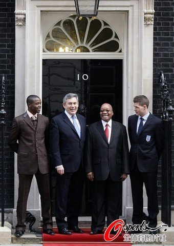 图文:南非总统拜访英国首相官邸 杰拉德陪同
