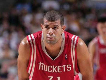 火箭宣布巴蒂尔赛季报销 防守悍将恐缘尽休城