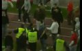 视频：球场暴力惊现波黑 万人殴斗保安遭毒打