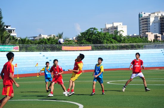 海口校园足球夏令营 技能测试赛考球员基本功