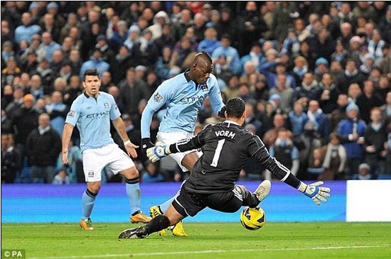 曼城主场34战不败 魔幻地狱静候皇马阿贾克斯