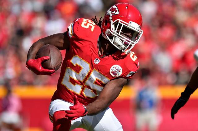 NFL3日消息汇总 前联盟第一跑卫夸赞圣徒队友