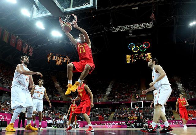 奥运5战狂输132分 2012年的中国男篮到底怎么了