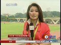 视频：刘翔抵达热身赛场 准备110米栏预赛