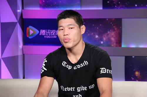 中国mma名将,ufc签约拳手李景亮做客.