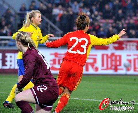 四国赛-女足2-1逆转瑞典 尤佳破门对手送乌龙