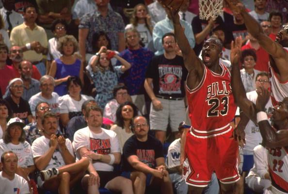 纪念乔丹耸肩动作23周年经典 总决赛决赛半场