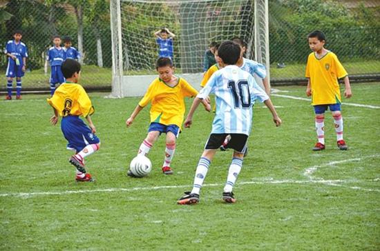 【锐评】校园能撑起中国足球未来么？ 