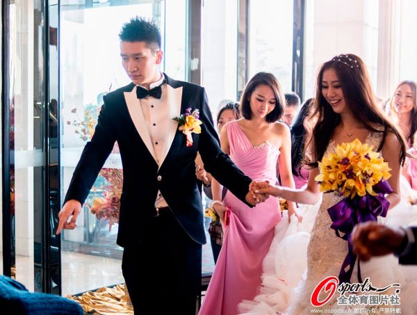 <em>孙悦</em>陈露结婚照_篮球明星孙悦结婚照_<em>孙悦妻</em>