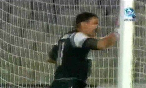 罗马尼亚惊现荒唐球场暴力 罚进点球？揍你！